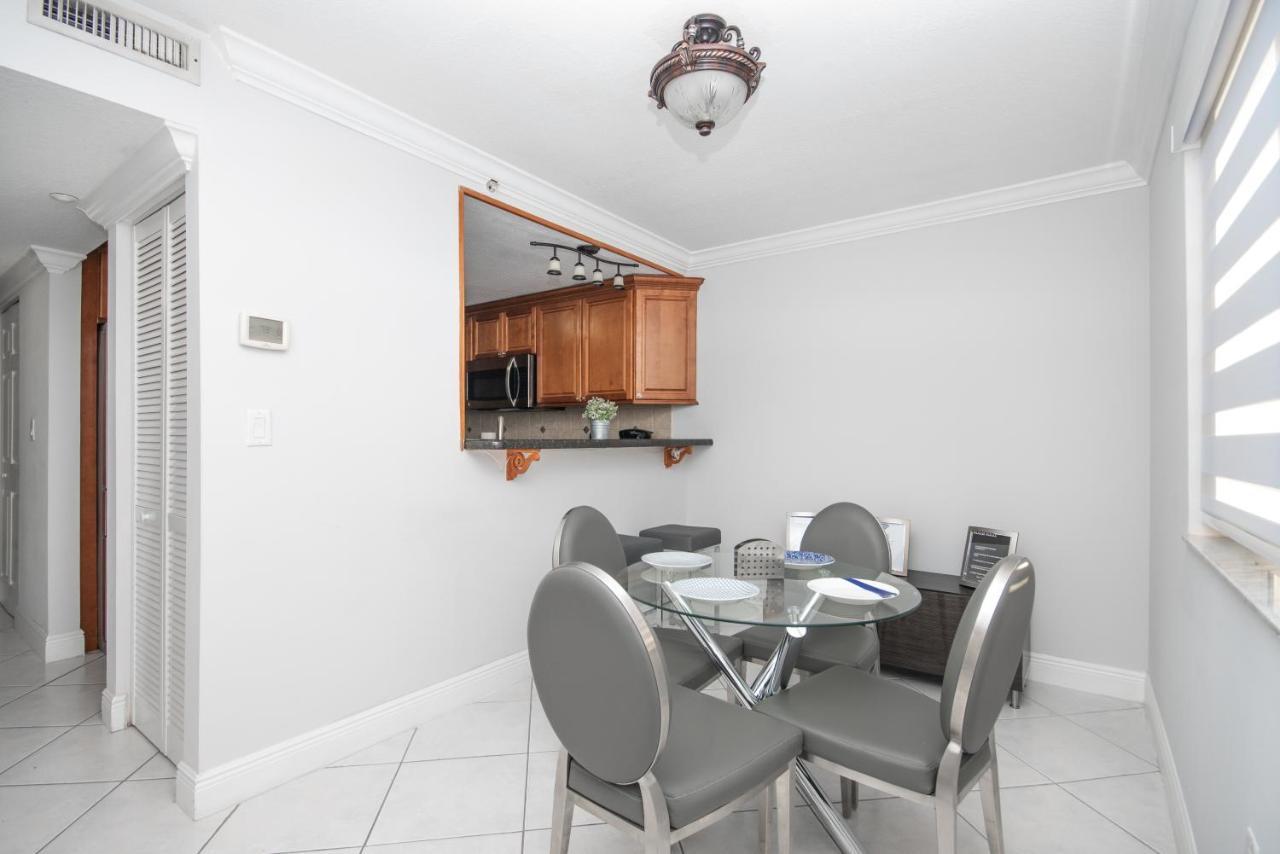 Beautiful 2/2.5 Condo W/Free Parking Fast Wifi Miami Exterior photo
